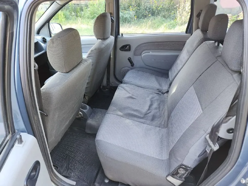 Продам dacia logan 2008 год 7 мест. 1.6 8 клапанов 90 л. с, кпп механика. машина местная куплена в донецке в салоне. комплектация- кондиционер, передние стеклоподьемники, гур, птф, air bag, центральный замок, электро зеркала, сигнализация. г макеевка, цена 650000 р. +79493081144 📞 звоните: +7(949)3081144 - фотография - 7