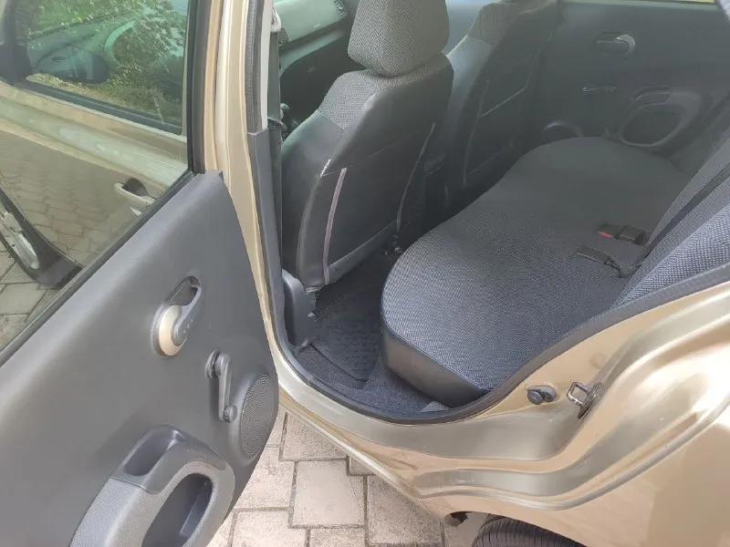 ✅ в продаже nissan micra ✅ 2004 год ✅ двигатель 1,4 бензин ✅ коробка механика ✅ птс оригинал, машина местная ✅ пробег 158 000 км кузов весь в родном окрасе, всё стекла родные, включая лобовое. мотор, коробка, ходовая часть, на отлично, новая выхлопная система. хорошая комплектация. без ключевой доступ, мультимедиа, работающий климат контроль, подогрев сидений, диски, новая резина. юридически чист. любое переоформление, любые проверки. ✅ цена 400 000 ₽ ✅ осмотр донецк ✅ тел: +7(949) 381-97-61 - фотография - 4