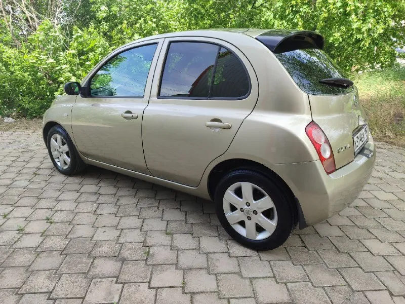 ✅ в продаже nissan micra ✅ 2004 год ✅ двигатель 1,4 бензин ✅ коробка механика ✅ птс оригинал, машина местная ✅ пробег 158 000 км кузов весь в родном окрасе, всё стекла родные, включая лобовое. мотор, коробка, ходовая часть, на отлично, новая выхлопная система. хорошая комплектация. без ключевой доступ, мультимедиа, работающий климат контроль, подогрев сидений, диски, новая резина. юридически чист. любое переоформление, любые проверки. ✅ цена 400 000 ₽ ✅ осмотр донецк ✅ тел: +7(949) 381-97-61 - фотография - 8