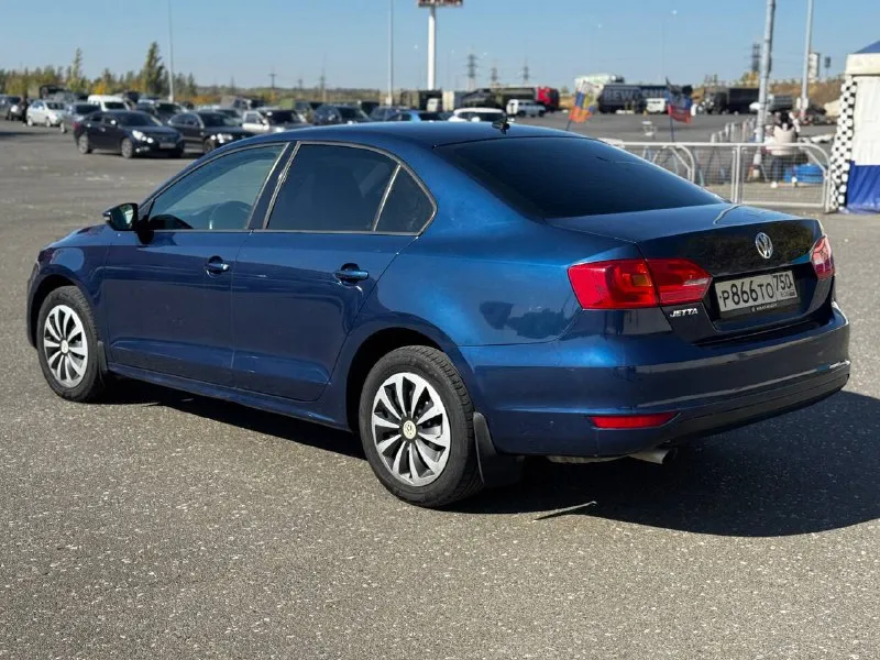 Volkswagen jetta 2012 год
Двигатель 1.6 на 105 л. С.
Коробка автомат asin 6ступ.
Пробег 199 тыс.
Авто без дтп, в отличном техническом состоянии, ни каких вложений не требует, все стекла родные, по кузову есть косметические окрасы, хорошая комплектация с кожаным салоном в отличном состоянии, 2-х зоным климат контролем, круиз контроль, подогревы сидений, авто свет.
Цена : 💲 1. 000000
☎️ +79497029215 📞
📞 Звоните: +7(949)7029215 - фотография - 5