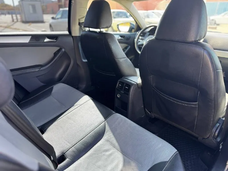 Volkswagen jetta 2012 год
Двигатель 1.6 на 105 л. С.
Коробка автомат asin 6ступ.
Пробег 199 тыс.
Авто без дтп, в отличном техническом состоянии, ни каких вложений не требует, все стекла родные, по кузову есть косметические окрасы, хорошая комплектация с кожаным салоном в отличном состоянии, 2-х зоным климат контролем, круиз контроль, подогревы сидений, авто свет.
Цена : 💲 1. 000000
☎️ +79497029215 📞
📞 Звоните: +7(949)7029215 - фотография - 8