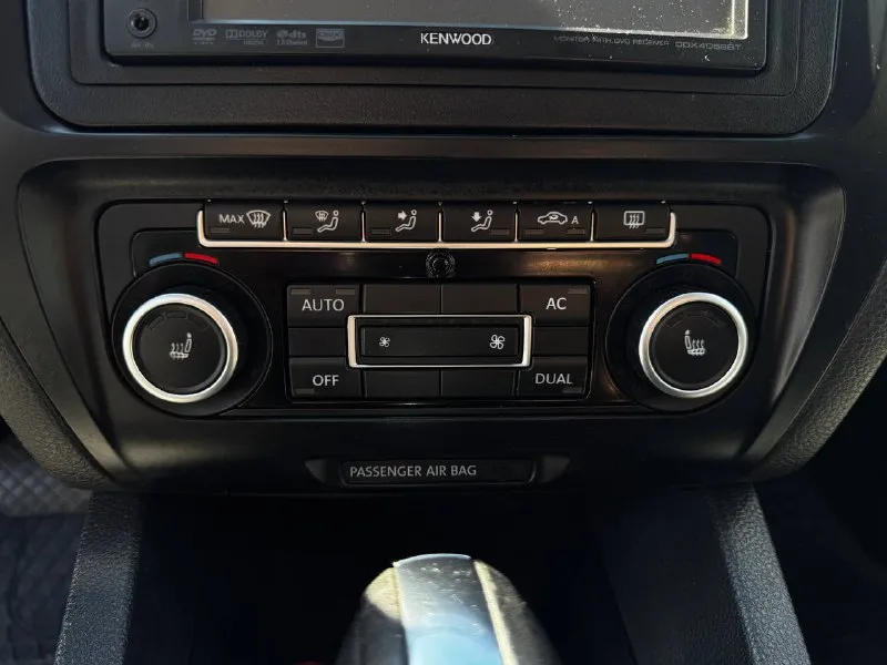 Volkswagen jetta 2012 год
Двигатель 1.6 на 105 л. С.
Коробка автомат asin 6ступ.
Пробег 199 тыс.
Авто без дтп, в отличном техническом состоянии, ни каких вложений не требует, все стекла родные, по кузову есть косметические окрасы, хорошая комплектация с кожаным салоном в отличном состоянии, 2-х зоным климат контролем, круиз контроль, подогревы сидений, авто свет.
Цена : 💲 1. 000000
☎️ +79497029215 📞
📞 Звоните: +7(949)7029215 - фотография - 9