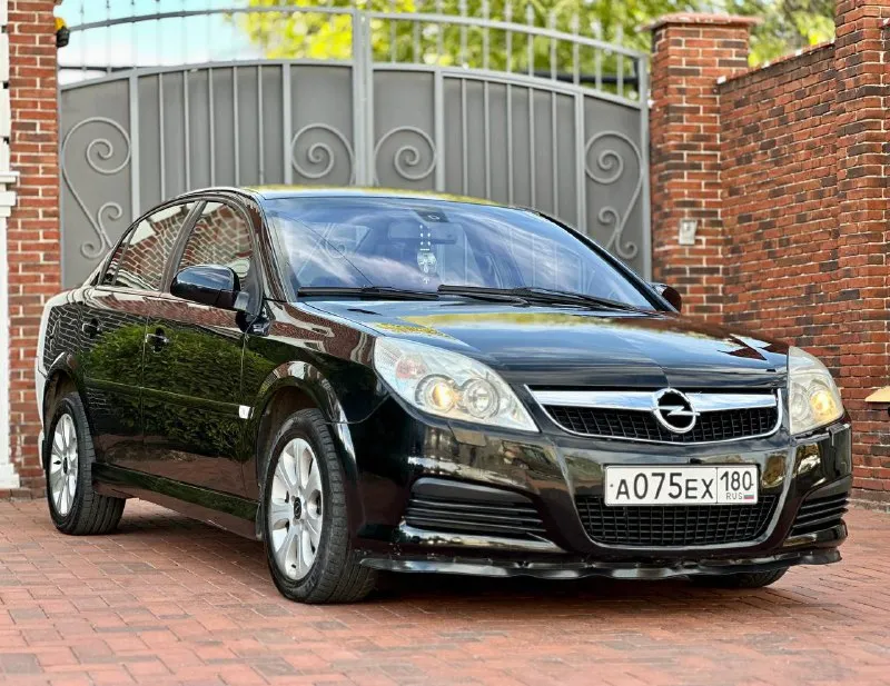 В продаже. opel vectra c год выпуска: 2007 обьем мотора: 1.8 коробка: механическая 5-ступка пробег: 238.000 км родного пробега подтвержденого автотекой. описание автомобиля: автомобиль в отличном состоянии без вложений, мотор шепчет без троения и дыма, коробка без вылетов и без хруста, ходовая часть мягенькая без посторонних звуков. новая летняя резина. без жучков и гнили. комплектация автомобиля: двух зонный климат контроль, кожаный салон, abs, airbag, курсовая устойчивость, задний парктроники, гур, все стекла подьемники с доводчиком, подогрев передних сидений, сигнализация центральный замок, и многое другое. комплектация жырная! осмотр: донецк/макеевка по договоренности. автотека по запросу. цена: 510.000 тис руб не большой торг у капота. связь +79494046797 - фотография - 2