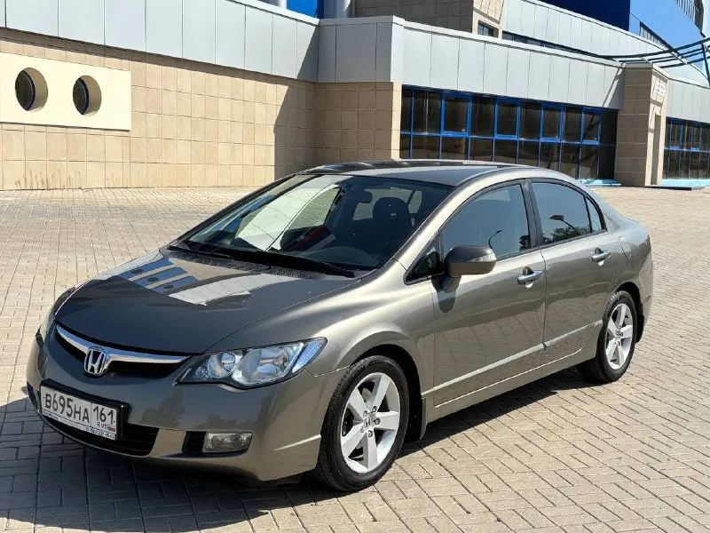 Honda civic 1.8 at exzecutive 2006 год оригинальный пробег 183 000км автомобиль в отличном состоянии... - фотография