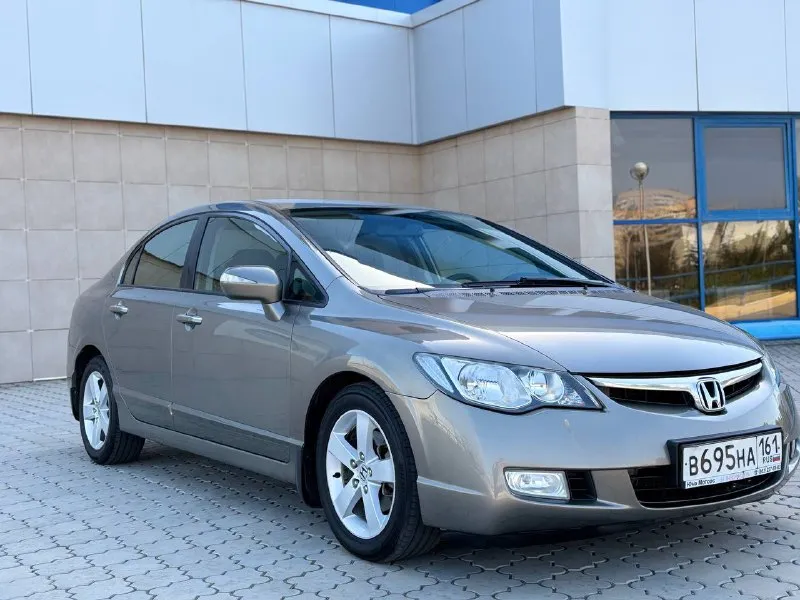 Honda civic 1.8 at exzecutive 2006 год оригинальный пробег 183 000км автомобиль в отличном состоянии! мотор в идеальном состоянии коробка переключает мягко без рывков комплектация самая полная на лепестках! кузов в отличном состоянии! без рыжиков, ровный красивый! в одних руках более 10 лет за всё время 3 владельца цена 850 000₽ торг остальные вопросы по телефону +79496361868 (телега) +380681107552(воцап телега) - фотография - 6