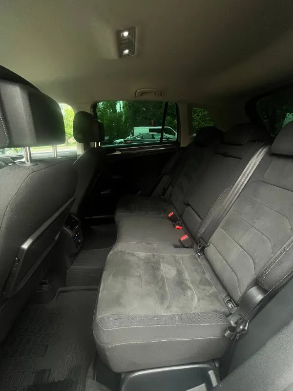 Volkswagen tiguan 2 2.0 tsi, dsg dq500, 4motion год: 2018 пробег: 97к дилерский авто, я второй владелец. комплектация: топовый свет, авто дальний, подсвет при поворотах. led приборка, вывод любой информации на жк, изменяемый стиль (6 вариантов, полная палитра цветов), амбиентная подсветка салона, ног, порогов. адаптивный круиз, аварийное торможение, контроль дистанции спереди и сзади, ассистент выезда с парковки, автопарковка. 4х зонный климат контроль, для всех пассажиров. подогрев всех сидений включая задний диван. массаж водительского кресла. алькантара. сервопривод багажника, автозапуск с брелка и мобильного приложения. установлен дорогой starline. четыре режима вождения. помощь при спуске/подьеме. auto hold. ассистент смены полосы. carplay/android auto. холодильник в бардачке, 220в в багажнике. без ключевой доступ. автомобиль обклеен защитной пленкой! фары, капот, бампер, всё как положено! по технике: абсолютно не имеет никаких нареканий. обслуживался только у официалов в ростове. есть все чеки и история обслуживания. два комплекта резины. летние r20, очень дорогие и красивые колеса. зима стоковые vw r17 на новой резине. едет очень бодро и приятно, хорошая акустика. приезжайте - смотрите, прокатимся. любые проверки на ваш счет. из недостатков на которые уступлю в полной мере: трещина на лобовом, попал камень на трассе. пару вмятин на дверях которые оставили на парковках торговых центров. цена: 2,650🍋 +79493873942 г. макеевка. - фотография - 10