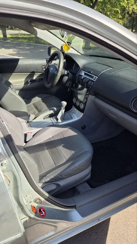 Продаю mazda 6 gg 2003 года пробег: 205 000 км двигатель: 2.0, бензин коробка передач: механика состояние: хорошее технически и внешне в хорошем состоянии, фото соответствуют реальности. кузов: полностью в заводском окрасе комплектация: кондиционер электростеклоподъёмники 4 мульти-руль подушки безопасности abs dsc круиз-контроль цена: 500 тыс. ₽, аргументированный торг у капота! осмотр: донецк телефон: +79493485704 - фотография - 3