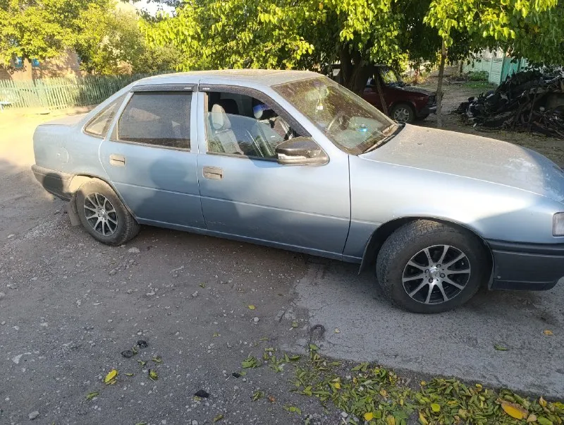 Opel вектора а 91 год 1.8 моно инж. переоформление енакиево 250 торг без вложений газ бенз +79495215253 📞 звоните: +7(949)5215253 - фотография - 3