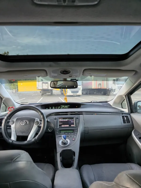 Toyota приус лимитед эдишн 2010 года 165 000 миль пробег работает как часики двигатель 1.8 вложений не требует коробка акпп подвеска мягкая abs гур климат контроль люк солнечная батарея батарея 2 комплекта ключей 2 комплекта дисков новые 2 комплекта резины зима лето новые камера заднего вида штатная мультимедия с блютуз музыка jbl отличная подогрев передних сидений мультируль круиз контроль безключевой доступ электро-регулировка зеркал запасное колесо с полным комплектом 3 режима езды батареи проверили на сто в отличном состояние регистратор во владение у девушки с 2022 года регулярные то с чеками любое переоформление и проверки +79490426397 станислав 1 080 000 + торг 📞 звоните: +7(949)0426397 - фотография - 7