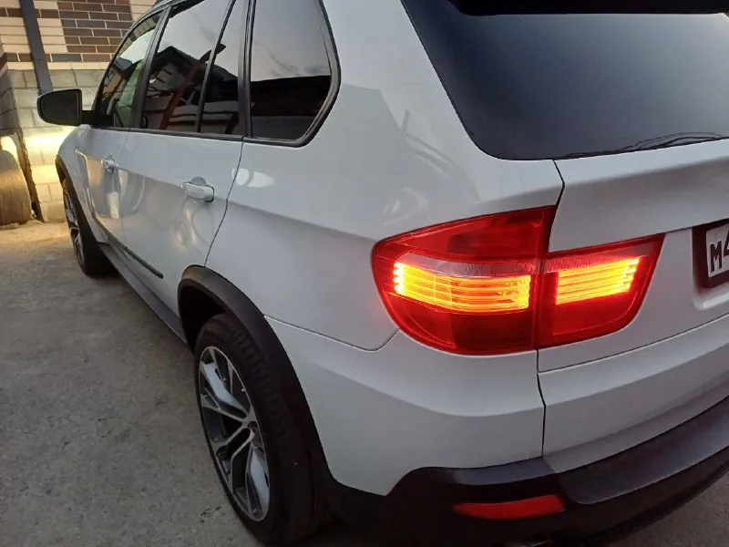 В продаже бмв х5 е70 3.0 бензин авто без дтп. в заводском окрасе в отличном состоянии. капитало вложений не требует. регулярное обслуживание резина и диски новые. проверки на сто приветствую. документы чистые. я хозяин. цена 1.530. продажа связи с покупкой нового авто детальние по тел. 89064449952 - фотография - 7