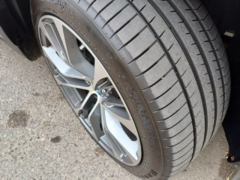 В продаже бмв х5 е70 3.0 бензин авто без дтп. в заводском окрасе в отличном состоянии. капитало вложений не требует. регулярное обслуживание резина и диски новые. проверки на сто приветствую. документы чистые. я хозяин. цена 1.530. продажа связи с покупкой нового авто детальние по тел. 89064449952 - фотография - 9