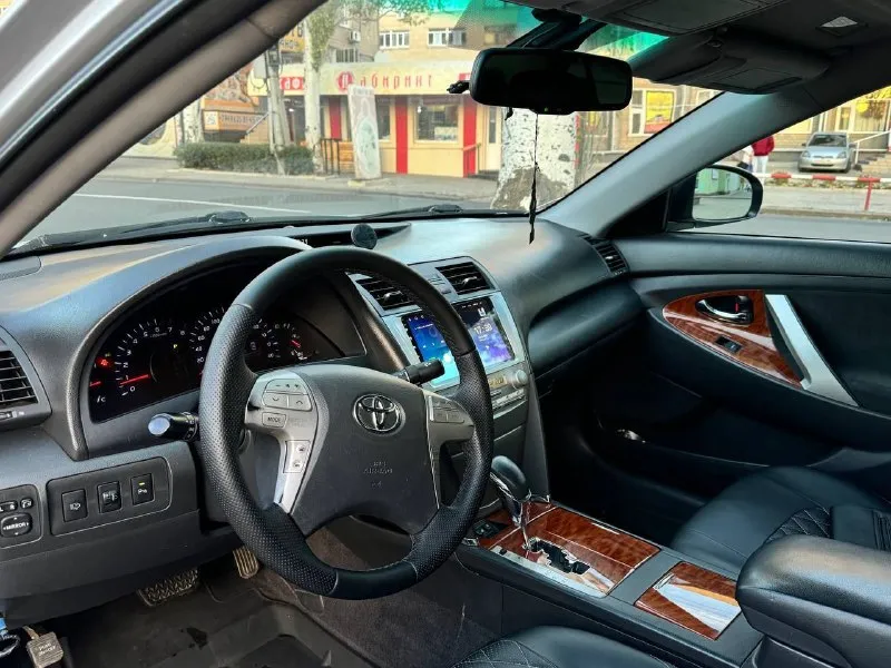 Продам надёжный семейный автомобиль toyota camry 45 рестайлинг 2011 года выпуска возможен обмен! автомобиль на обычном автомате. коробка переключает отлично, без пинков и рывков. 2.4 бензин, работает идеально. авто технически в полном идеале, не требует никаких вложений! готов к любым проверкам. по кузову также в очень достойном состоянии, без гнили и ржавчины! весь ровный и красивый. хорошая комплектация: климат контроль, подогревы сидений, круиз контроль, мультируль, датчики дождя и света. цена 1.095.000 ₽, возможен торг быстрому покупателю! ☎️ +7 (949) 453-80-40 📞 звоните: +7(949)4538040 - фотография - 7