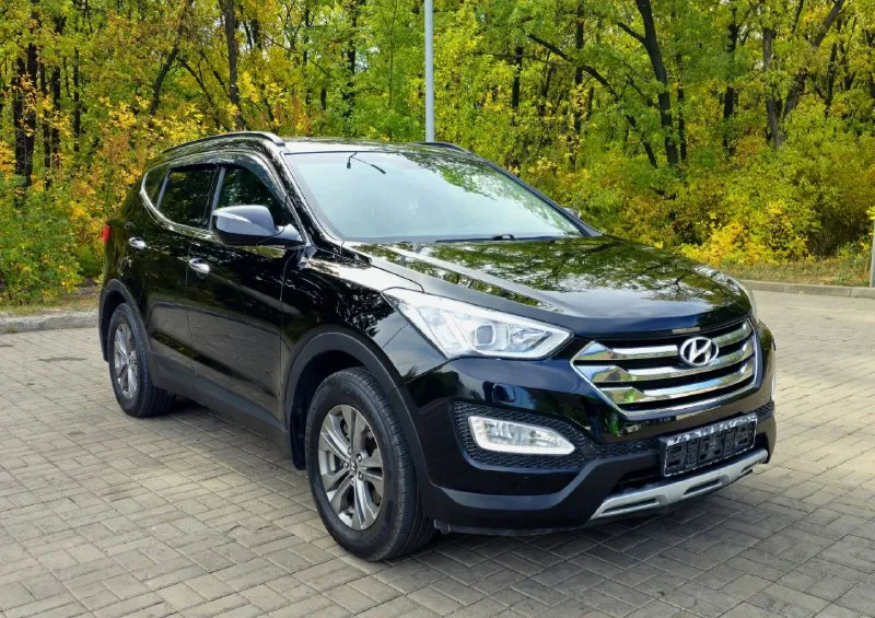 🚗🅰️🅰️🅰️ 🚘хендай санта фе 7 местный вне дорожник ⚙️двигатель: 2.4л ⛽️вид топлива бензин 📦кпп: автомат 🗺️пробег:200.000км ⚙️привод: полный 📅год выпуска: 2013 💴цена: 1м450тр автомобиль в хорошем состоянии вложений не требует объем двигателя 2.4 богатая комплектация 7 мест -кожаный слон -камера задниговида вида •усилитель руля • кондиционер •4 эл стеклоподъёмника •подогревы сидений •мультимедиа usb aux • безопасность (airbag) abs esp •эл регулировка зеркал 📞 🇷🇺 звоните: +79494660985 +79498307562 📍•город макеевка - фотография - 1