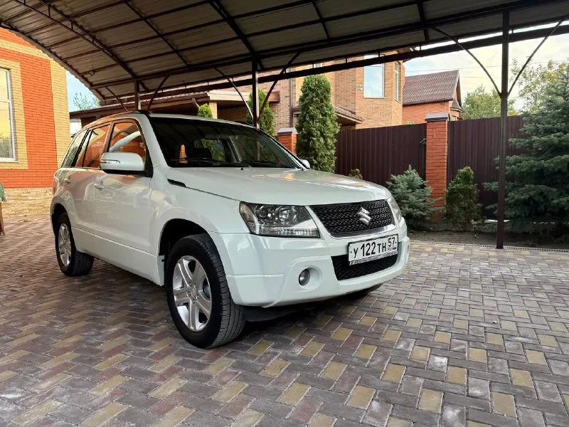 Продаю гранд витара, год 2010,пробег 135000,мотор 2 литра автомат 4 записи в птс, но собственник один, автотека подтверждает, перевес номеров, пробег родной любые проверки, кузов в родном окрасе ! обсалютно без вложений сел поехал, ездил пенсионер, машина конфета во всех отношениях, никаких грязей рыбалок и охот, в салоне идеально чистая, без запахов, по кузову после детейлинга, палировка керамика, цвет кстате двух слойка жемчуг очень красивый на солнце огонь ! вообщем отличный семейный автомобиль на полном исправном !приводе, торг у капота реальным покупателям просьба присмотритесь к фото вы поймете что она реально в достойном состоянии за нее не стыдно всем добра тел 89289042454 вот сап телеграм видеозвонок фейстайм машина в ростове на дону - фотография - 2