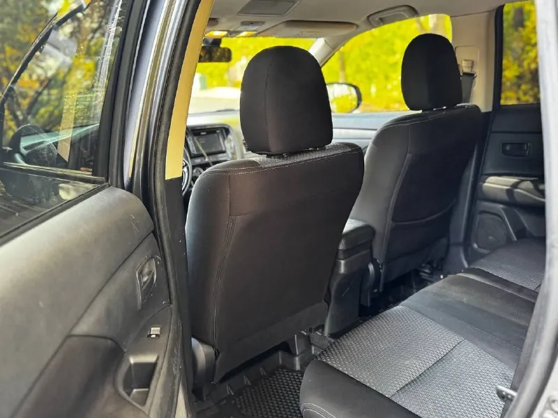 Продам семейный автомобиль mitsubishi outlander 2018 года выпуска возможен обмен автомобиль на самом надёжном моторе 2.0 бензин. работает отлично! не троит и не дымит. коробка без каких либо нареканий. ходовая часть также вся обслужена! очень красивый графитовый цвет. машина в родной краске! имеет только один окрас по документам полный порядок, возможен любой вид переоформления. осмотр в центре донецка цена 1.780.000 ₽, возможен торг у авто. ☎️ +7 (949) 628-72-17 📞 звоните: +7(949)6287217 - фотография - 9