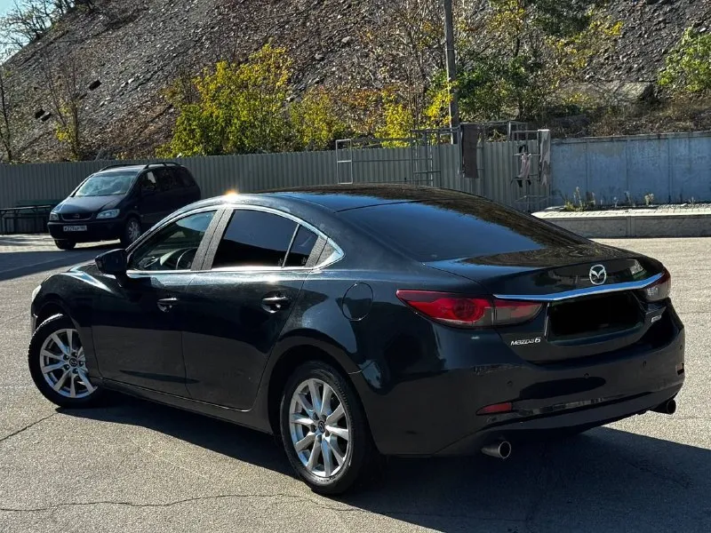 В продаже mazda 6, 2014 года выпуска автомобиль на моторе 2.0 бензин. двигатель работает отлично, не троит и не дымит! коробка автомат, переключает хорошо, без пинков и рывков. ходовая часть обслужена, ничего не стучит и не гремит. автомобиль полностью в родном окрасе! не крашена ни одна деталь! по документам полный порядок, любой вид переоформления. осмотр в донецке цена 1.460.000, возможен торг у авто ☎️ +7 (949) 628-72-17 📞 звоните: +7(949)6287217 - фотография - 3