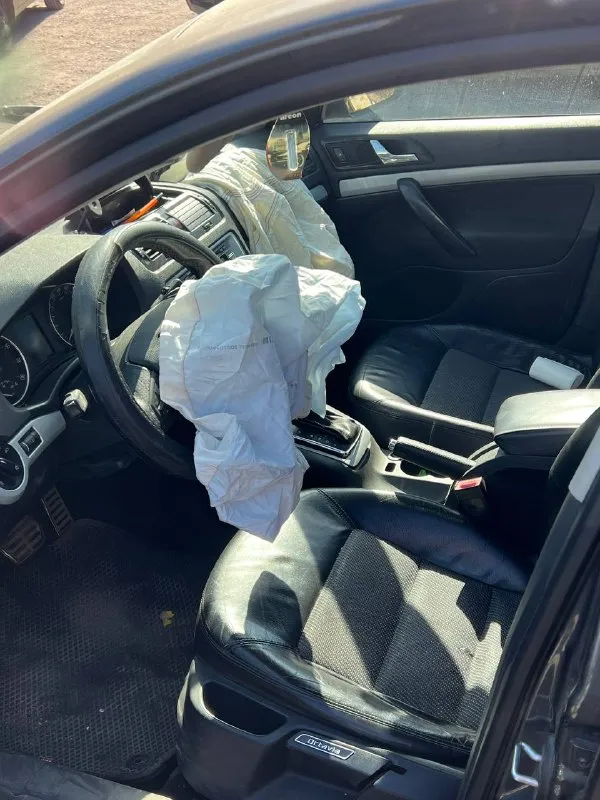 Шкода октавия а5 после дтп. 2012 год, 1.4 т, 180 пробег. цена 300.000 +79495870259 - фотография - 5