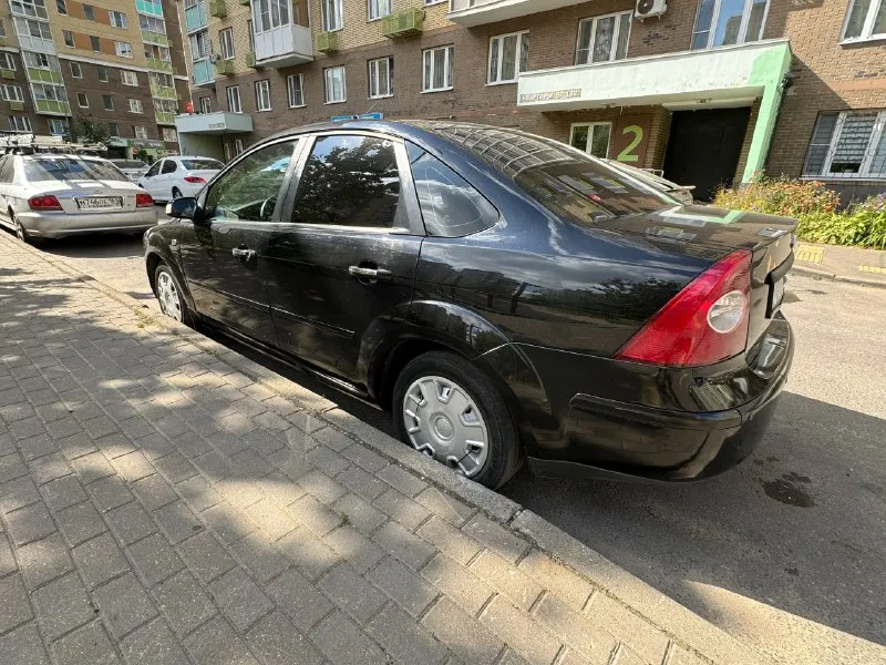 Ford focus ( ford фокус) 2007 года. объём двигателя: 1,8 автомобиль в отличном состоянии. комплектация chia - кондиционер, все четыре стеклоподъемника, электрическая регулировка зеркал, обогрев переднего стекла, обогрев заднего стекла, подогрев сидушек, abs, хорошая магнитола. днище, порого, лонжероны, стаканы - всё целое. двигатель, коробка передач без нареканий, вложений не требует в дтп не участвовал осмотр г. шахты цена - 400,000 тыс. шустрым торг все остальные вопросы по телефону: также можете писать в лс +7 916 129-35-90 +7 926 040-51-81 📞 звоните: +7(916)1293590 - фотография - 5