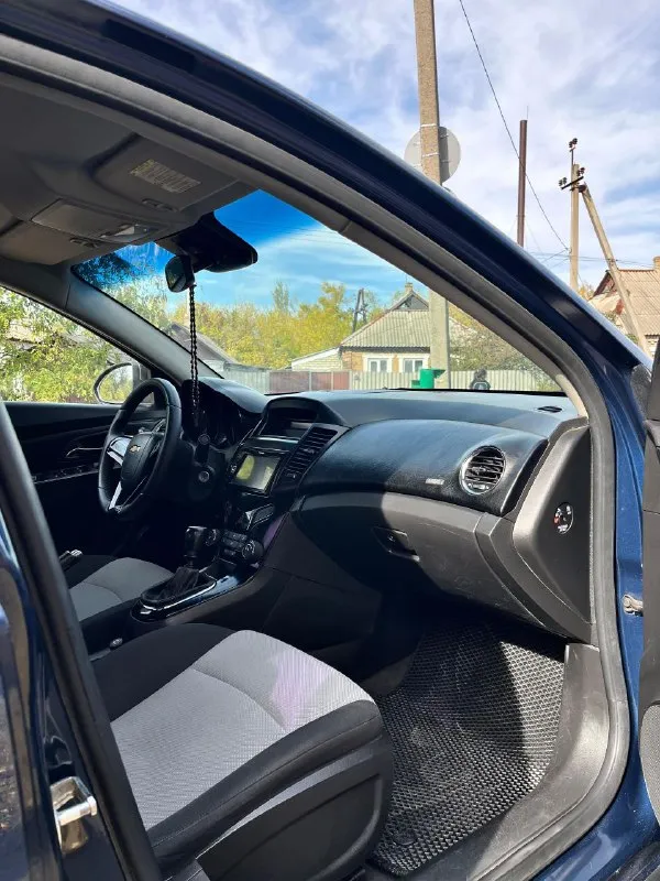 Chevrolet cruze цена : 768,000( разумный торг у капота ) 2012 :года 3 хозяина ( птс оригинал ) 155.000 пробег 2 косметических окраса ( остальные детали в родном окрасе ) мотор 1,6 ( без вазаригуляторов и без теплообменника ) техническая часть коробка, мотор, ходовая, электрика в полном порядке ничего делать не нужно комплектация : кондиционер, 2 подогрева сидений, 4 эл-стеклоподъемника, эл- регулировка зеркал, подогревы заднего стекла и бокавых зеркал, abs, esp. номер : +79493646788 +79493717705 - фотография - 8