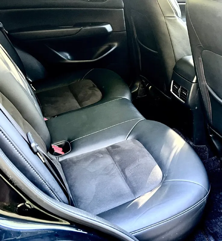 Mazda cx5 2019год двигатель 2.5 skyactive бензин (самый надежный)! родной пробег 63.000 км коробка передач :автомат (обычный aisin)гидротрансформатор! автомобиль в отличном состоянии, двигатель работает отлично, ходовая в отличном состоянии, коробка переключает без пинков, кузов целый без ржавчины и гнили. новая резина летняя 19 колеса, эл зеркала с подогревом, обогрев переднего и заднего стекла, помощь при спуске, круиз, климат, датчики света и дождя, кожаный салон + алькантара, сабвуфер, комплект зимних ковриков и еще много чего. машина полностью обслужена от а и до я !также нанесено керамическое покрытие!!!машина смотрится отлично !расход по городу 10-11литров, едет очень шустро !цвет черный жемчуг!цена 1000000₽ +7949-559-52-87 также возможен обмен! 📞 звоните: +7(949)5595287 - фотография - 3