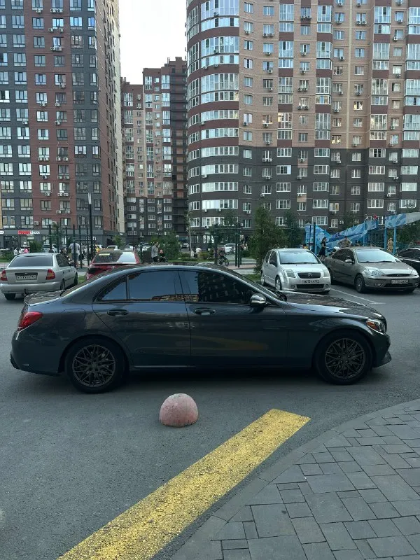 Продажа/обмен mercedes c-класс 2015 год. 160 пробег. 2 владельца. 2.0 объем 246 лошадиных сил. хорошая комплектация: -подогрев сидений -панорама -музыка burmester -электронная регулировка сидений в дверях -слепые зоны -подсветка в салоне и т. д. цена 2.620 (торг) машина находится в г. енакиево телефон для связи: +7 (949) 342-91-48 +7 (961) 425-33-38 📞 звоните: +7(949)3429148 - фотография - 3