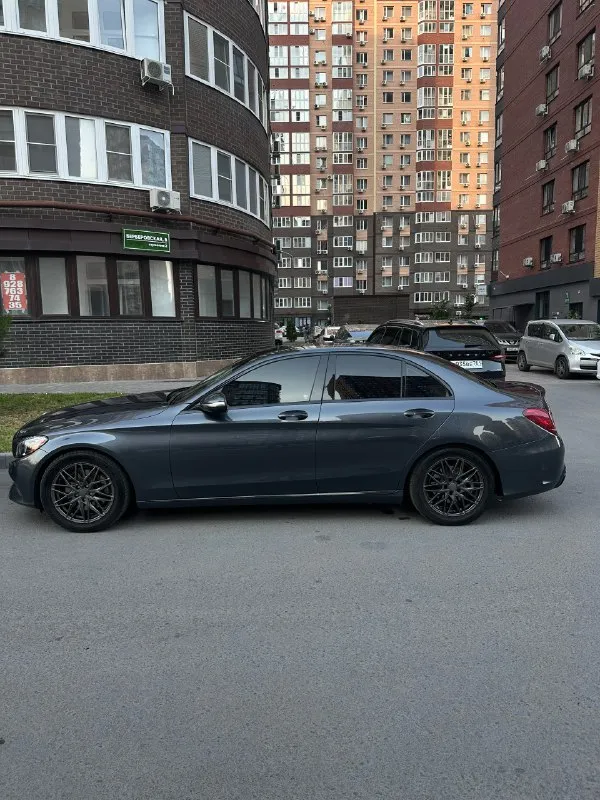 Продажа/обмен mercedes c-класс 2015 год. 160 пробег. 2 владельца. 2.0 объем 246 лошадиных сил. хорошая комплектация: -подогрев сидений -панорама -музыка burmester -электронная регулировка сидений в дверях -слепые зоны -подсветка в салоне и т. д. цена 2.620 (торг) машина находится в г. енакиево телефон для связи: +7 (949) 342-91-48 +7 (961) 425-33-38 📞 звоните: +7(949)3429148 - фотография - 4