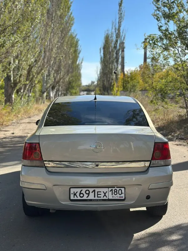 Продам opel astra h 2008 г. в. в отличном состоянии. двигатель 1.8 обслужен. коробка механика без нареканий. кузов не гнилой, ржавчины нет - дно и пороги целые. в хорошей комплектации, климат, мульти-руль, подогревы, abs. полное переоформление - зелёная автотека. цена: 480.000 рублей, небольшой торг. находится в пгт. донское. +79497133206 - фотография - 5