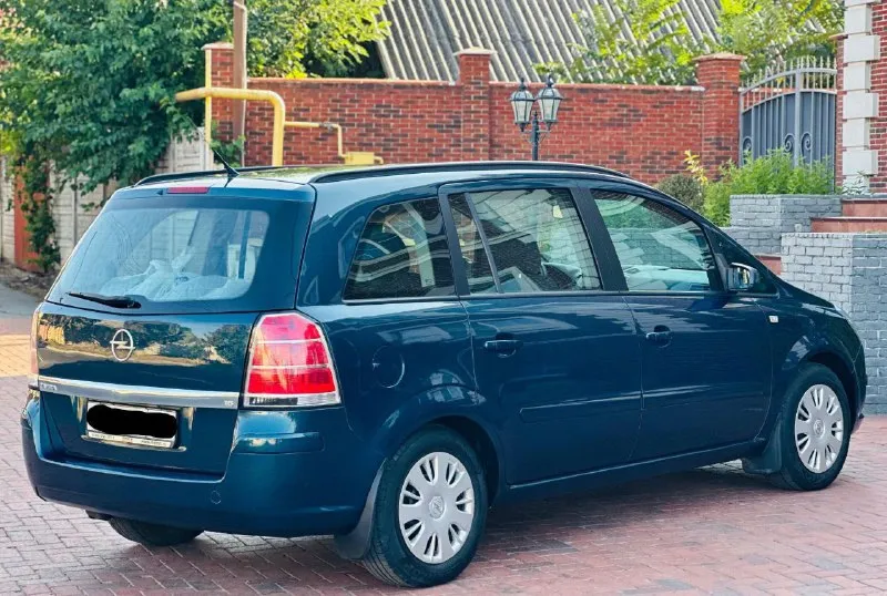 Opel zafira b -год 2007 -мотор 1.8 -кпп механика. -пробег: 225.000. о машине; автомобиль в отличном состоянии без сколов ржавчин и рыжиков все как на фото! мотор коробка ходовка обслужена вложений не требует! резина r16 два комплекта! цена 780.000 рублей торг реальному покупателю! кому дорого просьба не звонить. звонить по номеру +79494660795 - фотография - 5