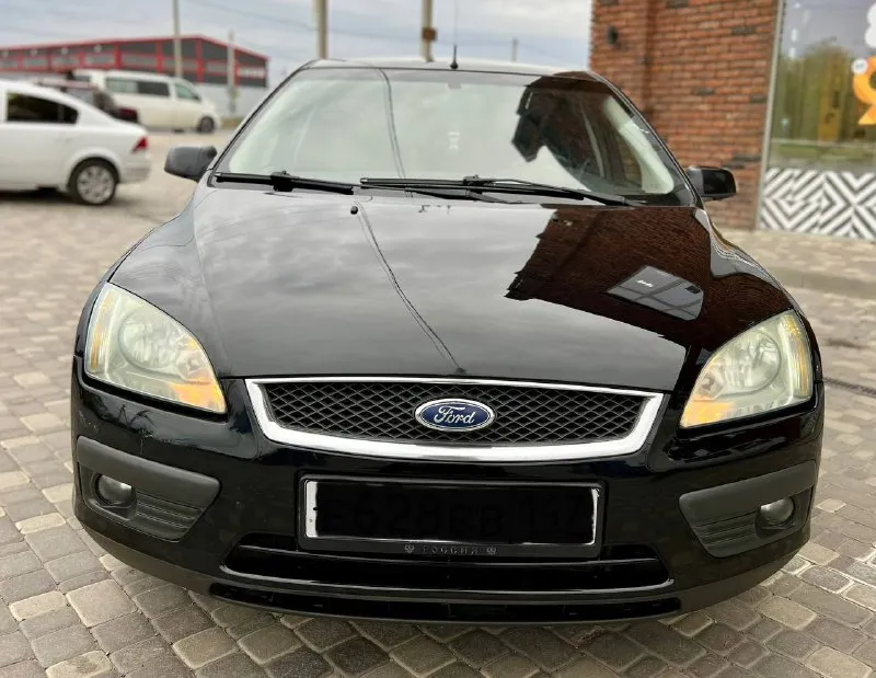 Форд фокус год выпуская 2007 объём двигателя 1.8 бензин чиа комплектацыя на климате по кузову в идеальном состоянии технически в полном порядке дно пороги стаканы целые по документам полный порядок все вопросы по телефону видео обзор по запросу номер для связи +7 919 896 5615 телеграм +7 919 896 5615 цена 525.000 не большой торг - фотография - 2