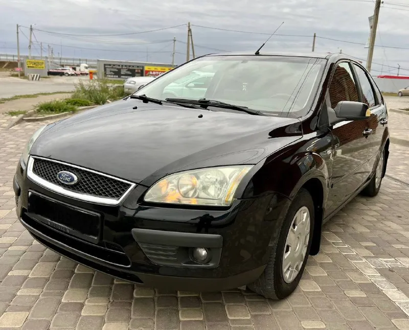Форд фокус год выпуская 2007 объём двигателя 1.8 бензин чиа комплектацыя на климате по кузову в идеальном состоянии технически в полном порядке дно пороги стаканы целые по документам полный порядок все вопросы по телефону видео обзор по запросу номер для связи +7 919 896 5615 телеграм +7 919 896 5615 цена 525.000 не большой торг - фотография - 3