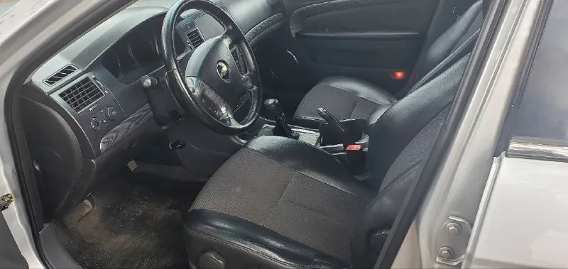 Продам шевролет эпику 2011 года 2.0 л. бензин механика пробег 176000 реальный без отмотки машина в идеальном состоянии без единого дтп зеленая автотека в родном окрасе стекла все заводские машина без рыжиков и прочих недостатков двигатель коробка ходовая всё в идеале двигатель масла не расходует от слова совсем коробка надежная сочетается сдвигателем все передачи включаются плавно по электрике работает абсолютно все что должно работать завода в том числе климат 2 ключа сервисные книжки остальная информация по телефону цена 720.000 торг. т +79494932503 - фотография - 7