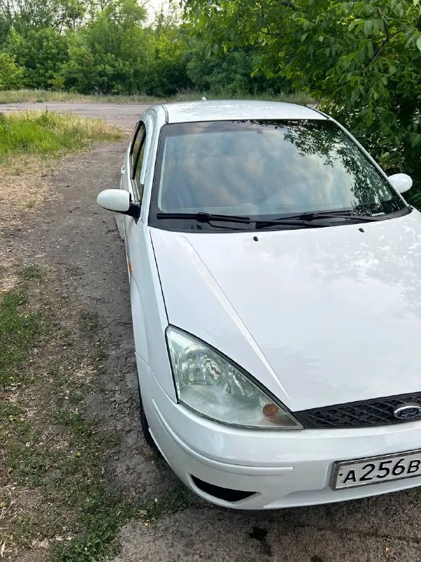 Ford focus 1 (2004), хэтчбек, продаётся ford focus 1 2004 года выпуска, хэтчбек. пробег 190321 км. машина в хорошем техническом состоянии, полностью обслужена и находится на полном ходу. оснащена климат-контролем, подогревом передних сидений, электроприводом зеркал и бортовым компьютером с камерой заднего хода. кузов оценён на "4" — есть небольшие косметические дефекты, без серьезных повреждений. цена 450000, рассматриваю разумный торг. номер телефона +79493851340 📲 tg: @kovrahone 📞 звоните: +7(949)3851340 - фотография - 6