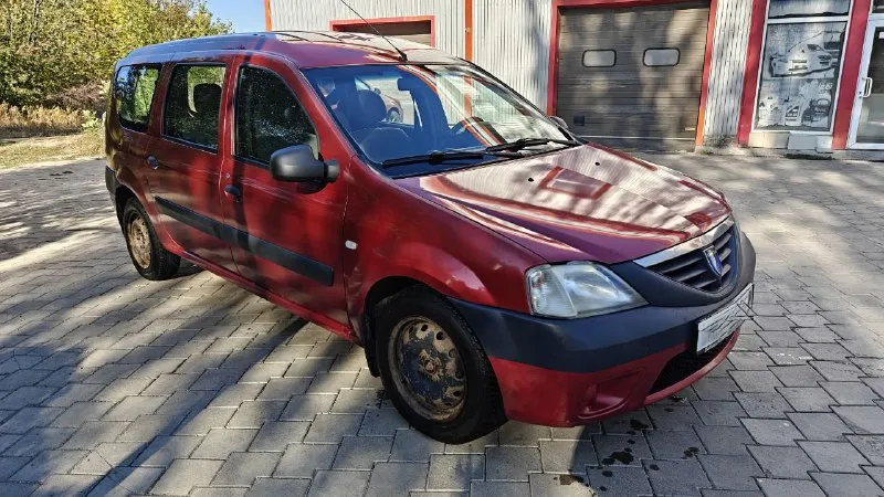 Модель: logan тип кузова: универсал год выпуска: 2007 пробег: 226000 км коробка передач: механическая объём двигателя: 1600 см3 вид топлива: бензин состояние машины: хорошее количество хозяев: 1 цвет: красный мощность: 90 л. с. семиместный автомобиль с одним владельцем. отличное техническое состояние, недавно пройдено обслуживание. все предыдущие то выполнялись строго по регламенту. на кузове и в салоне имеются незначительные следы эксплуатации, соответствующие возрасту автомобиля. учёт рф. резина зимняя+ комплект летней. цена: 600к (торг) +79493485404 юрий - фотография - 4
