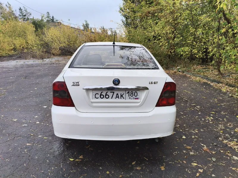 Продам geely ck2, 2011 года, бензин, механика, объем 1,5 литра, гидроусилитель, стеклоподъёмники, парктроник. недавно заменил ремень грм, помпу, антифриз, хорошая резина. документы в порядке, на 180 регионе, птс оригинал, 1 собственник, учёт на мне. цена - 190000₽ по всем вопросам звоните по телефону+7(949)317-95-67 - фотография - 6