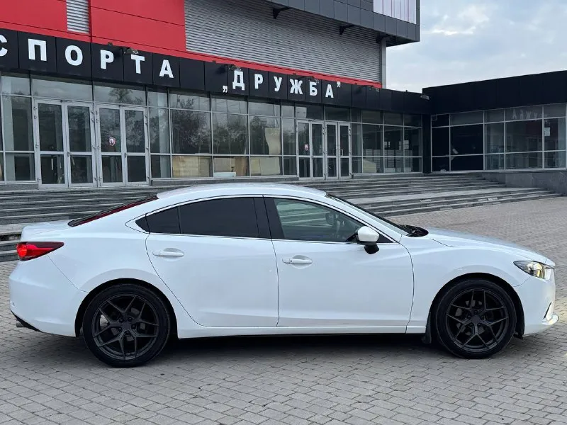 Продам mazda6 2014год в идеальном состоянии без вложений сель и поехал мотор 2.5 масло не есть коробка не пинает в максимальной комплектации 19диски новые куплены за 197.000тысяч рублей все чеки хороший свет салон не порван музыка очень хорошо играет в машине все работает без вложений машина на твёрдую 5 все остальные вопросы по телефону звоните в любое время !! +7949-467-65-94 цена 1.450.000₽ - фотография - 5