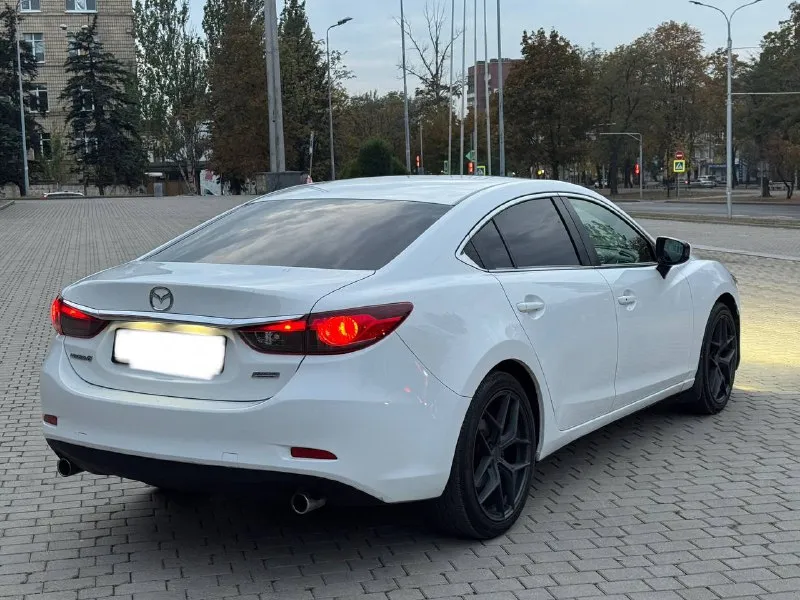 Продам mazda6 2014год в идеальном состоянии без вложений сель и поехал мотор 2.5 масло не есть коробка не пинает в максимальной комплектации 19диски новые куплены за 197.000тысяч рублей все чеки хороший свет салон не порван музыка очень хорошо играет в машине все работает без вложений машина на твёрдую 5 все остальные вопросы по телефону звоните в любое время !! +7949-467-65-94 цена 1.450.000₽ - фотография - 6