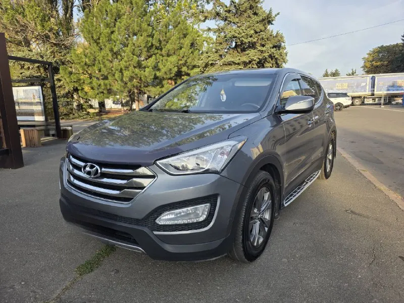 Продам hyundai santa fe 3 2012г мкпп полный привод 2.4 мотор, гнили и ржавчины нет, ошибок нет, нигде ничего не течет и не потеет, кузов в очень хорошем состоянии, без дтп, вторичный окрас одной двери, остальное в родне, стоят дорогие линзы свет огонь, фары в плёнке, штатная аудио заменена на современную. переоформление обязательно 1 360 000 +79490348430 - фотография - 1