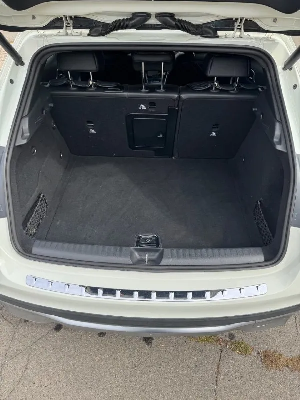 Mercedes gla 250 полный привод машина в отличном состоянии! родной пробег -камера заднего вида -функция дистроник (сама тормозит) отличное техническое и эстетическое состояние! богатая комплектация! чистый ухоженный салон. кожаный мультируль, под рулевые лепестки, штатная мультимедиа с без рамочным цветным монитором, bluetooth, 2 разъёма usb, sd, камера заднего вида с динамической разметкой, круиз-контроль, датчик дождя, датчик света, подогрев передних сидений с выбором режимов, подогрев заднего стекла и зеркал, электро-регулировка боковых зеркал, электро-стекло-подьёмники всех дверей, светодиодные ходовые огни, электропривод багажника, диски r18 и т. д. 2 комплекта колес лето/зима шипы 2 комплектов ковриков в салон лето/ зима. то проведено на пробеге 103 тыс. из минусов трещина на лобовом стекле. телефон +79497045153 📞 звоните: +7(949)7045153 - фотография - 4