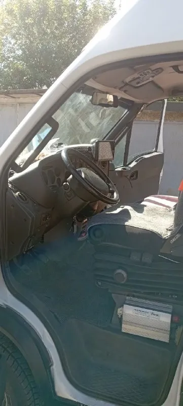 Продам iveco daily unitet. машина в отличном состоянии. гаражное хранение. машина работала под лицензией, нерегулярные перевозки. установлена пневмоподвеска, телевизор, электропривод двери, 20 мест (сидения все откидываются), кондиционер, автономка, водительское сидение пилот, багажное отделение согласно лицензии. резина новая, в подарок отдам зимний комплект (6 колес). масло менялось вовремя. все, что установлено на автомобиле вписано в птс, вплоть до порогов. ничего не стучит, не течет. по вопросам обращаться по телефону 8-959-177-80-41 владимир. либо в личные сообщения. 📞 звоните: +7(959)1778041 - фотография - 10