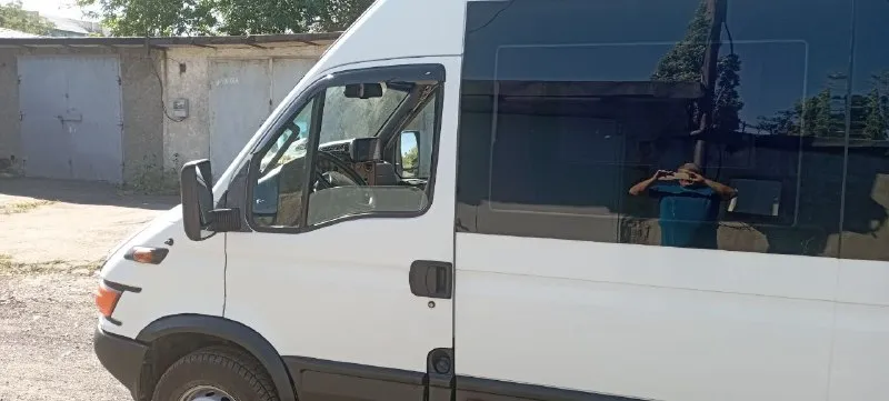 Продам iveco daily unitet. машина в отличном состоянии. гаражное хранение. машина работала под лицензией, нерегулярные перевозки. установлена пневмоподвеска, телевизор, электропривод двери, 20 мест (сидения все откидываются), кондиционер, автономка, водительское сидение пилот, багажное отделение согласно лицензии. резина новая, в подарок отдам зимний комплект (6 колес). масло менялось вовремя. все, что установлено на автомобиле вписано в птс, вплоть до порогов. ничего не стучит, не течет. по вопросам обращаться по телефону 8-959-177-80-41 владимир. либо в личные сообщения. 📞 звоните: +7(959)1778041 - фотография - 5