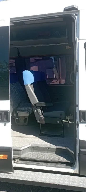 Продам iveco daily unitet. машина в отличном состоянии. гаражное хранение. машина работала под лицензией, нерегулярные перевозки. установлена пневмоподвеска, телевизор, электропривод двери, 20 мест (сидения все откидываются), кондиционер, автономка, водительское сидение пилот, багажное отделение согласно лицензии. резина новая, в подарок отдам зимний комплект (6 колес). масло менялось вовремя. все, что установлено на автомобиле вписано в птс, вплоть до порогов. ничего не стучит, не течет. по вопросам обращаться по телефону 8-959-177-80-41 владимир. либо в личные сообщения. 📞 звоните: +7(959)1778041 - фотография - 7