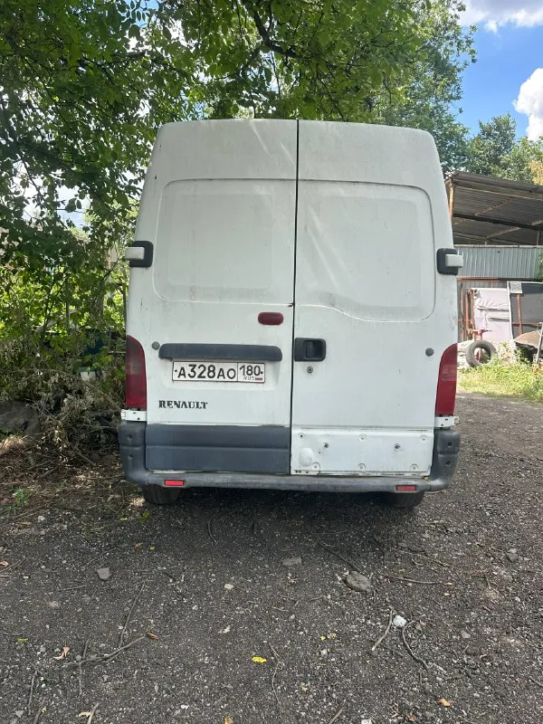 Продается renault мастер 2.5 tdi. длинная база, без ржавчины, есть не значительные моменты по кузову. автомобиль долгое время стоит. пробег 190000 я владелец цена 750 торг +79493280318 📞 звоните: +7(949)3280318 - фотография - 3