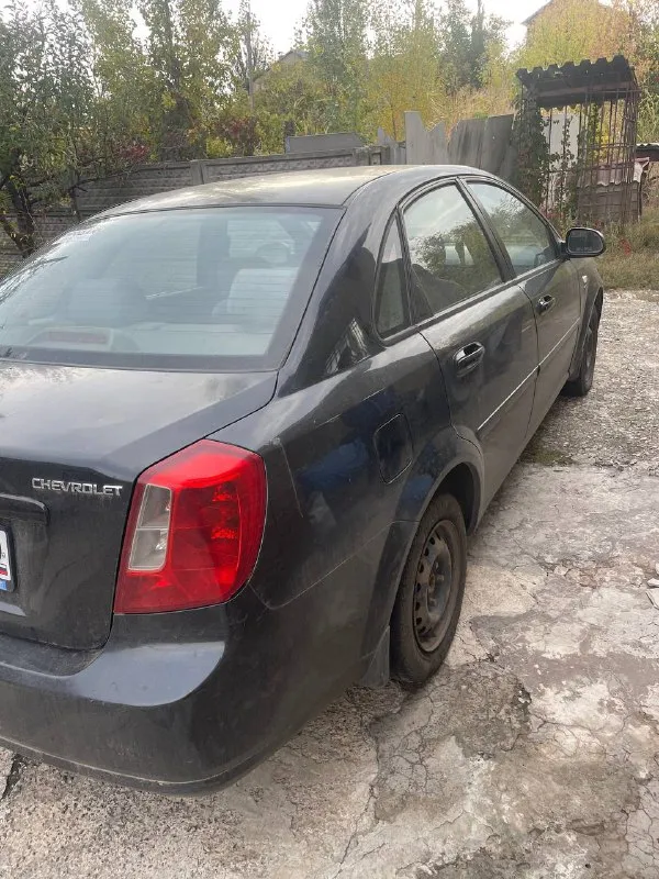 Продам шевроле лачетти. 2008г мотор:1,6 кпп: механика комплектация: 2стеклоподьемника, кондиционер, подогрев заднего стекла по кузову пороги под замену. мотор требует внимания кпп идеал. цена:260тыс торг телефон: +7-949-466-54-22 телеграмм: +7-949-466-54-22 - фотография - 2