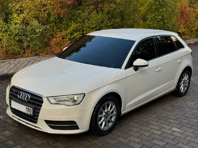 Продам audi a3 sportback, компактный городской 5-ти дверный хетчбэк, в отличном состоянии❕ автомобиль 2014 года выпуска, с пробегом 142.700 километров, 2 хозяина, без дтп. я хозяин по документам, последнее владение около 8-ми лет☑️ ▫двигатель cmba, самый надежный бензиновый 1.4 tfsi, мощностью 122 л. с. полностью обслужен, ремень грм заменен на 138.000 пробега, масло и фильтра заменены 1000 км назад, не дымит, работает ровно, тянет отлично. только качественное масло 5w-30 efficiency a-line sn, замена каждые 5000 км, масло не расходует от слова совсем. ◽автоматическая коробка передач 7-ми ступенчатая, также полностью обслужена, переключает отлично, масло заменено на 127.000 км. ◻кузов авто сохранился отлично, без дтп, все стекла родные, включая лобовое! практически весь в заводском окрассе, без намека на ржавчину и прочего. в живую выглядит еще привлекательнее! ⬜ходовая была полностью обслужена перед продажей, заменено все что требовалось. предоставлю все чеки и заказ нар 📞 звоните: +7(949)9847472 - фотография - 3