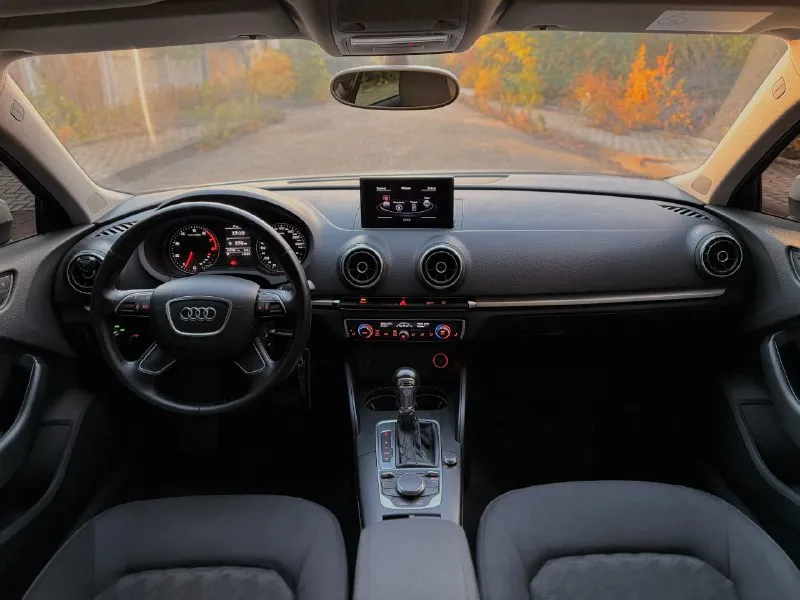 Продам audi a3 sportback, компактный городской 5-ти дверный хетчбэк, в отличном состоянии❕ автомобиль 2014 года выпуска, с пробегом 142.700 километров, 2 хозяина, без дтп. я хозяин по документам, последнее владение около 8-ми лет☑️ ▫двигатель cmba, самый надежный бензиновый 1.4 tfsi, мощностью 122 л. с. полностью обслужен, ремень грм заменен на 138.000 пробега, масло и фильтра заменены 1000 км назад, не дымит, работает ровно, тянет отлично. только качественное масло 5w-30 efficiency a-line sn, замена каждые 5000 км, масло не расходует от слова совсем. ◽автоматическая коробка передач 7-ми ступенчатая, также полностью обслужена, переключает отлично, масло заменено на 127.000 км. ◻кузов авто сохранился отлично, без дтп, все стекла родные, включая лобовое! практически весь в заводском окрассе, без намека на ржавчину и прочего. в живую выглядит еще привлекательнее! ⬜ходовая была полностью обслужена перед продажей, заменено все что требовалось. предоставлю все чеки и заказ нар 📞 звоните: +7(949)9847472 - фотография - 7