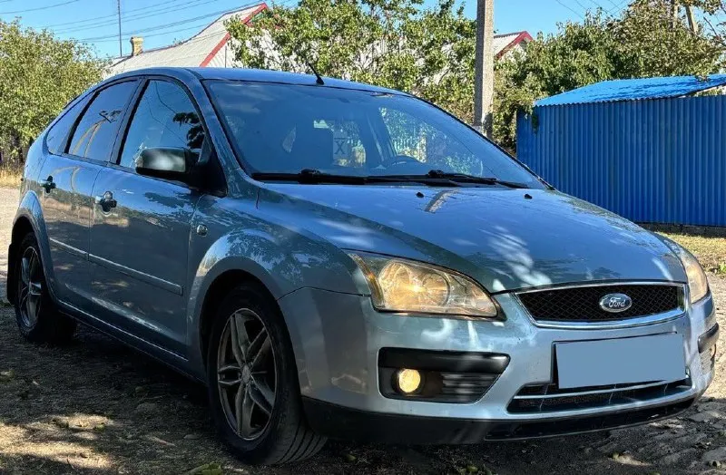 Продам ford focus || поколения 2007г. в. автомобиль в отличнейшем состоянии! с зеленой автотекой (без дтп). оригинальный пробег 197т. цепной мотор 1.8 125л. с. работает очень тихо и ровно! масло не расходует! ходовая часть взбитая! посторонние звуки отсутствуют. коробка передач переключается как положено! кузов в очень достойном и привлекательном состоянии! гнили ржавчины и прочих дефектов нет! все герметики и швы завод! остекление все родное включая лобовое стекло! комплектация chia: кондиционер, круиз контроль, системы abs esp, гидроусилитель руля, 4эл. стеклоподъемника, подогрев сидений, подогрев лобового стекла, эл. регулировка зеркал с подогревом. документально чистый автомобиль! без штрафов и запретов! цена 615т/р торг. тел: +79496368500 - фотография - 2