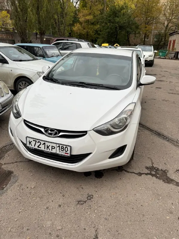 Добрый день! продаю hyundai elantra. 2012 год, 1,6 механика. в идеальном техническом состоянии, полностью обслужена, один хозяин. пробег 124000. цена 1 050 000 - фотография - 1