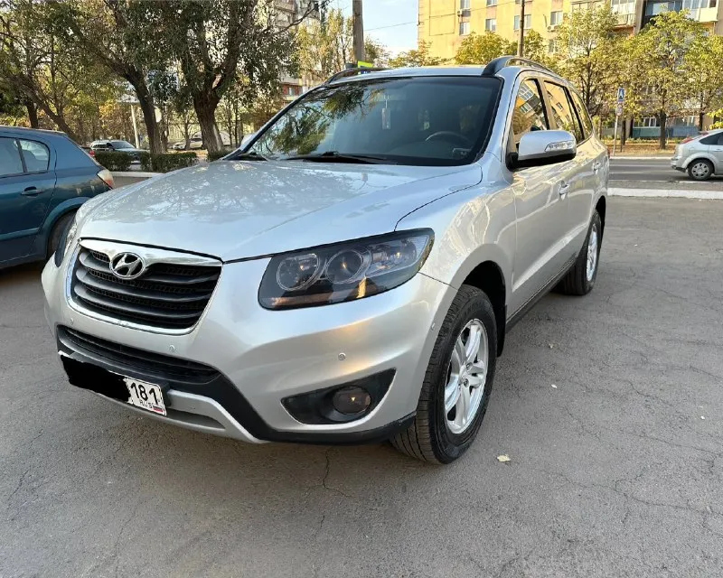 Продам hyundai santa fe|2011г 2.4 бензин работает идеально! коробка автомат полных привод 4х4 двухзонный климат круиз контроль подогрев сидений подогрев зеркал мульте руль монитор с навигацией bluetooth, aux, usb парктроники зад перед 2 ключа от собственницы цена-1.270.000₽ все вопросы по телефону:+79591677371 📞 звоните: +7(959)1677371 - фотография - 1