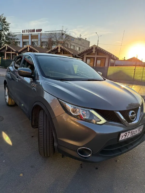 Продам nissan qashqai цена: 1.300.000р. год выпуска: 2016г. : 1.2т коробка: cvt пробег: 117.000км родной я хозяин, машину покупал для себя продаю в связи с покупкой жилья, машина в хорошем состоянии обслужена, никаких стуков, вибраций, посторонних шумов, бережная эксплуатация, машинка очень экономичная, салон не затертый, климат рабочий, хорошая летняя резина. остальные вопросы по телефону +79591901013 📞 звоните: +7(959)1901013 - фотография - 2