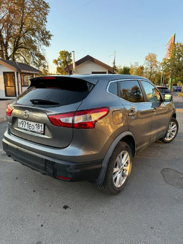 Продам nissan qashqai цена: 1.300.000р. год выпуска: 2016г. : 1.2т коробка: cvt пробег: 117.000км родной я хозяин, машину покупал для себя продаю в связи с покупкой жилья, машина в хорошем состоянии обслужена, никаких стуков, вибраций, посторонних шумов, бережная эксплуатация, машинка очень экономичная, салон не затертый, климат рабочий, хорошая летняя резина. остальные вопросы по телефону +79591901013 📞 звоните: +7(959)1901013 - фотография - 3